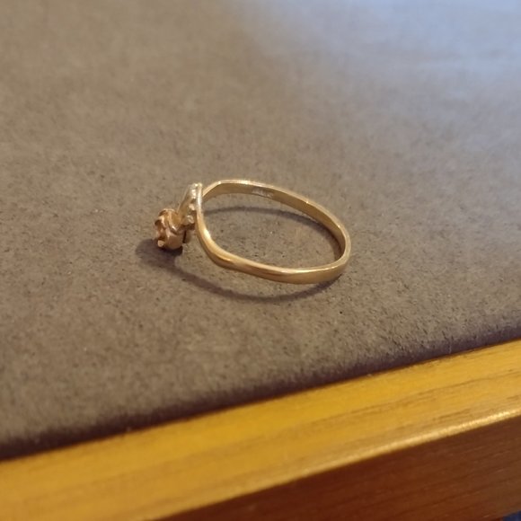 10K Yellow Gold Flower Ring Size 6 - Picture 7 of 8